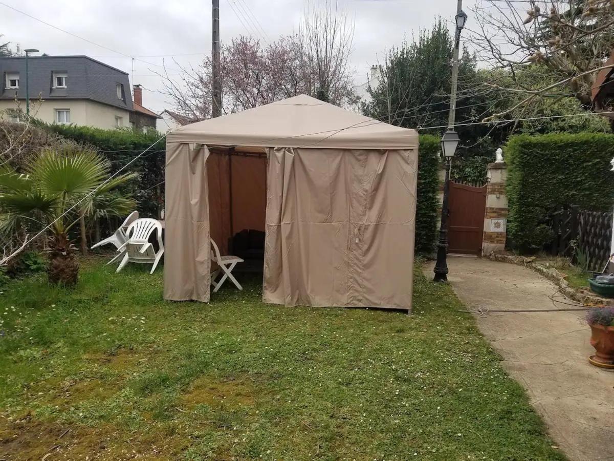 Normandy Cottage Gagny Екстер'єр фото