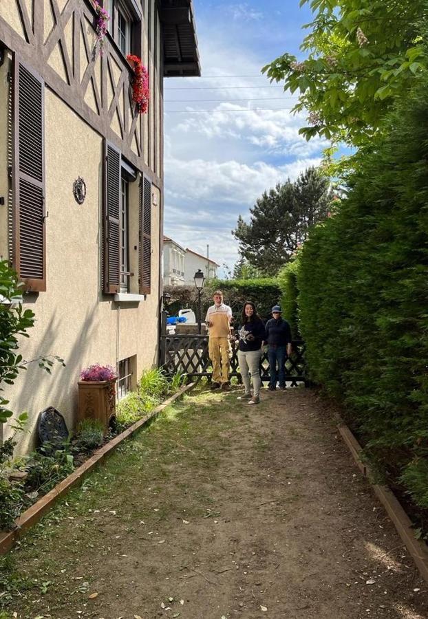 Normandy Cottage Gagny Екстер'єр фото