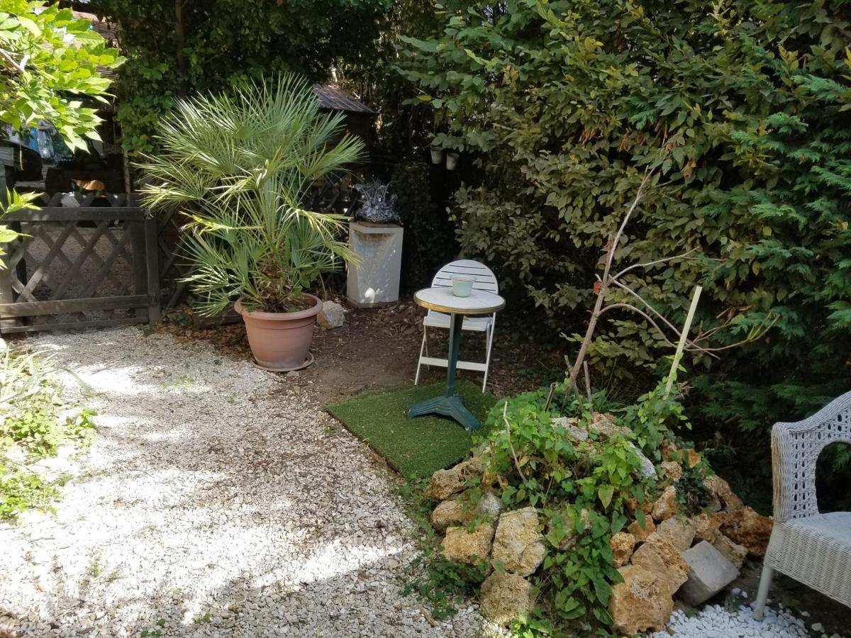 Normandy Cottage Gagny Екстер'єр фото