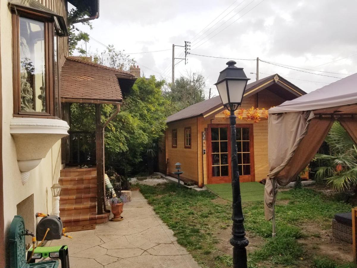Normandy Cottage Gagny Екстер'єр фото